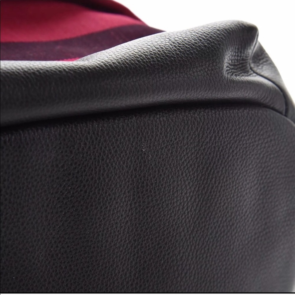 Authentic burberry backpack - Picture 6 of 8